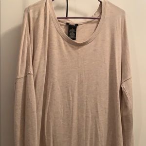 Off white long sleeve lounge tee